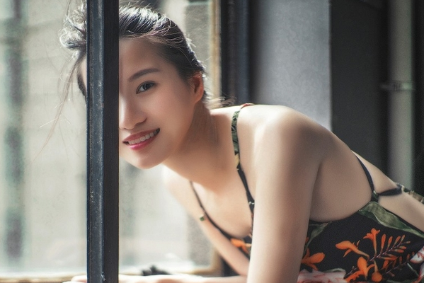 素雅温婉知性美女意境写真